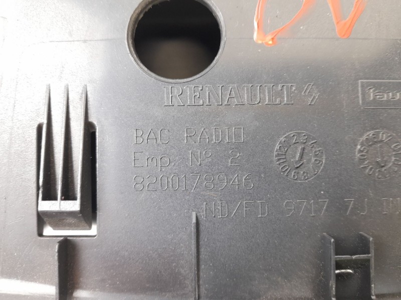 Recambio de guantera para renault megane ii sedán (lm0/1_) 1.9 cdi referencia OEM IAM 8200178946  