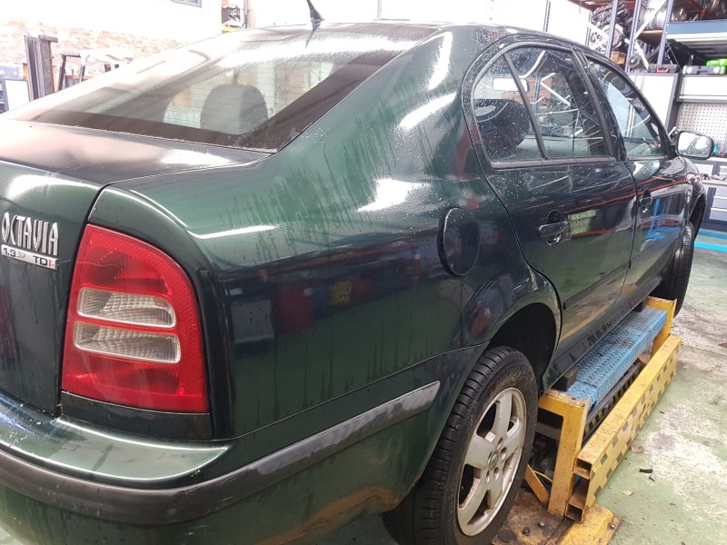 skoda octavia combi (1u5) del año 2001