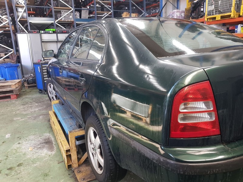 skoda octavia combi (1u5) del año 2001