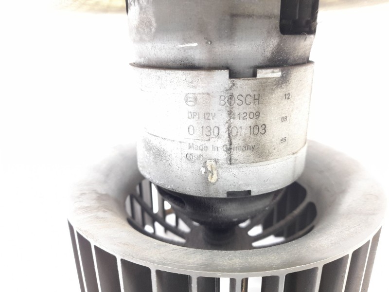 Recambio de ventilador calefaccion para bmw serie 3 berlina (e46) 320d referencia OEM IAM 0130101103  