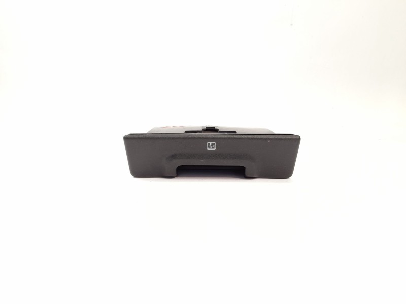 Recambio de cenicero para ford sierra fastback (gbc) 1.8 referencia OEM IAM 83BGA04819AA  
