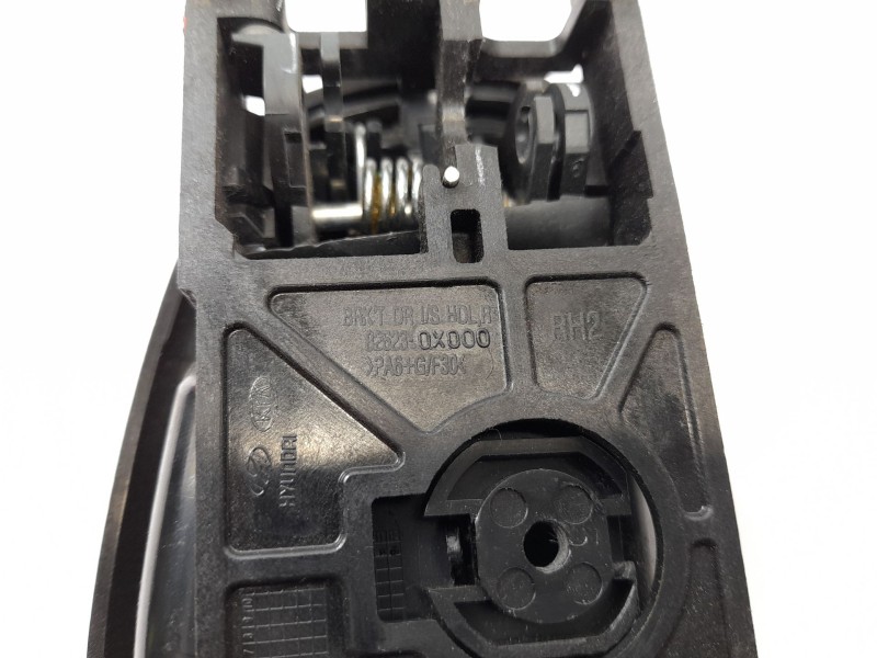 Recambio de maneta interior delantera derecha para hyundai i10 classic referencia OEM IAM 826230X000  