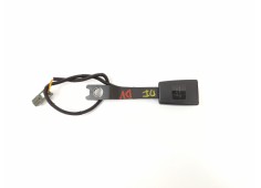 Recambio de enganche cinturon seguridad delantero izquierdo para hyundai i10 classic referencia OEM IAM    2