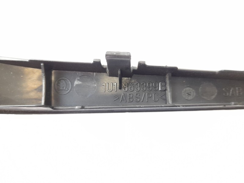 Recambio de moldura para skoda octavia combi (1u5) 1.9 tdi referencia OEM IAM 1U1863399B  