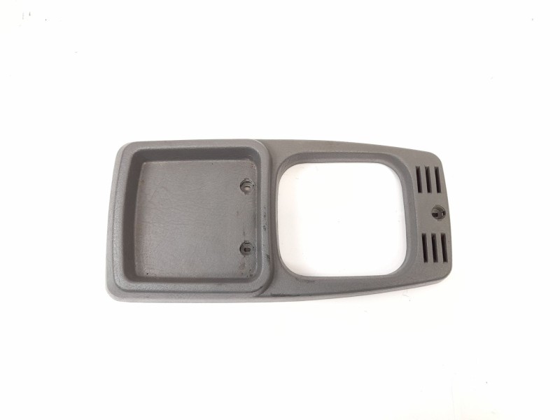 Recambio de moldura para ford sierra fastback (gbc) 1.8 referencia OEM IAM 83BBA044C82AAW  