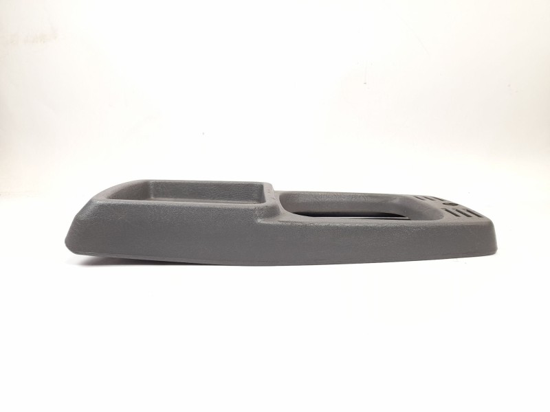 Recambio de moldura para ford sierra fastback (gbc) 1.8 referencia OEM IAM 83BBA044C82AAW  