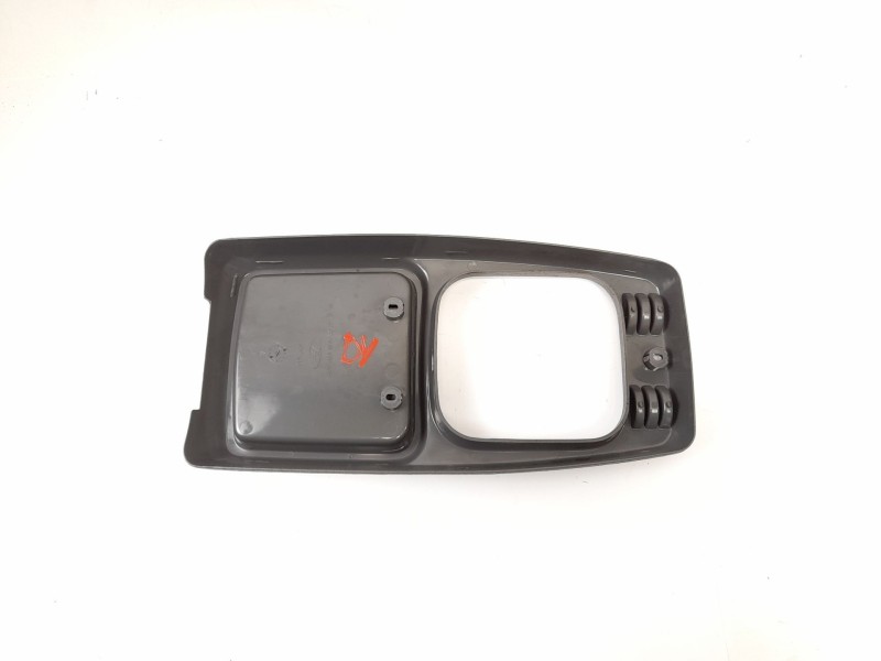 Recambio de moldura para ford sierra fastback (gbc) 1.8 referencia OEM IAM 83BBA044C82AAW  