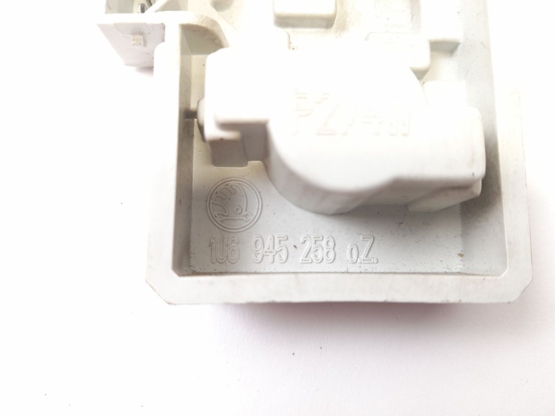 Recambio de portalamparas para skoda octavia combi (1u5) 1.9 tdi referencia OEM IAM 1U6945258  