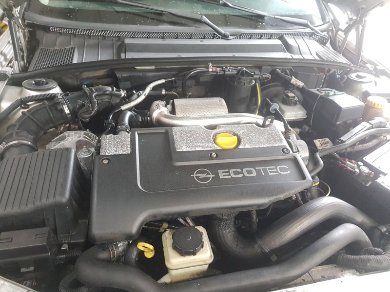 opel vectra b fastback (j96) del año 2000