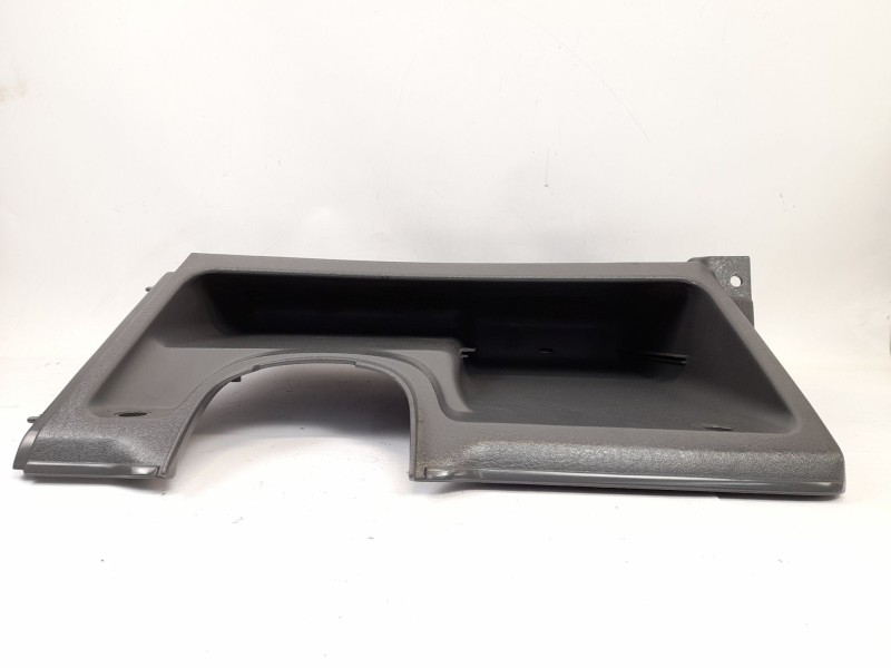 Recambio de moldura para ford sierra fastback (gbc) 1.8 referencia OEM IAM 83BGA04327AAW  