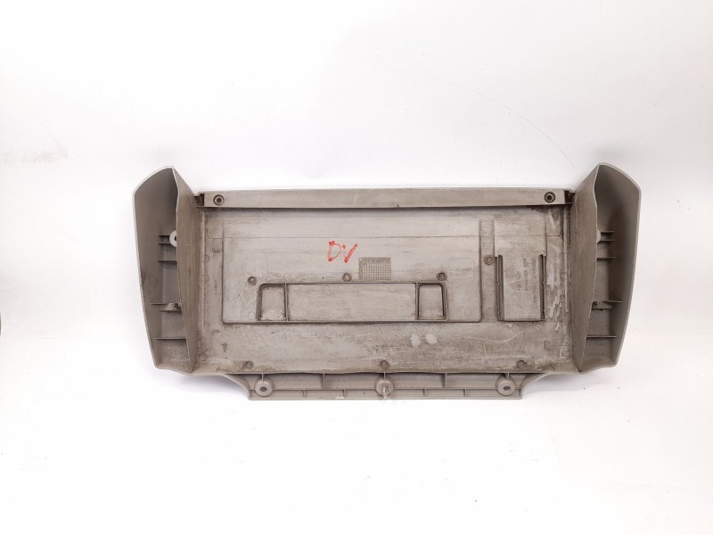 Recambio de moldura para renault maxity fg 130.35/45 referencia OEM IAM 73820MB40  630120410