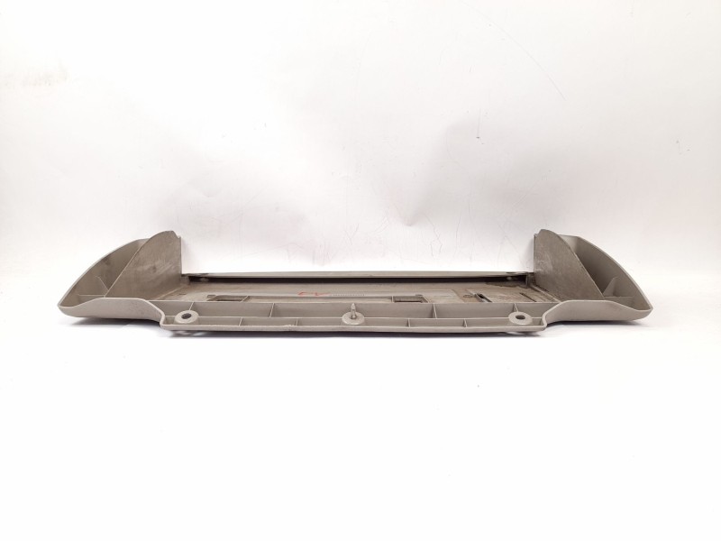 Recambio de moldura para renault maxity fg 130.35/45 referencia OEM IAM 73820MB40  630120410