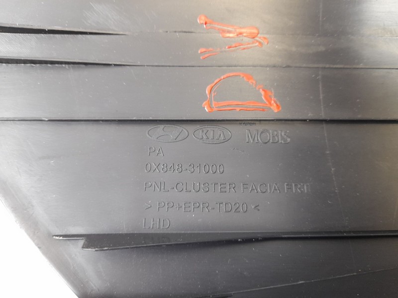 Recambio de moldura para hyundai i10 classic referencia OEM IAM 0X84831000  