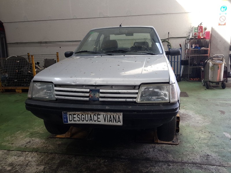 peugeot 205 berlina del año 1998