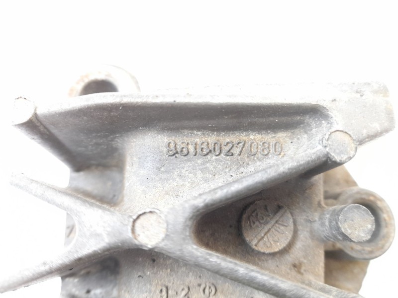 Recambio de soporte motor para suzuki vitara td referencia OEM IAM 9616027080  