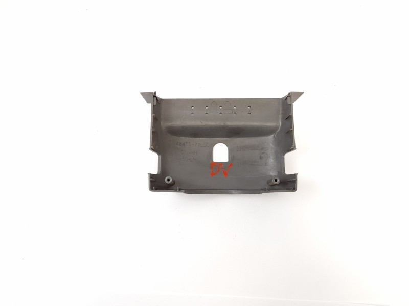 Recambio de moldura para suzuki vitara td referencia OEM IAM 4841177E00  