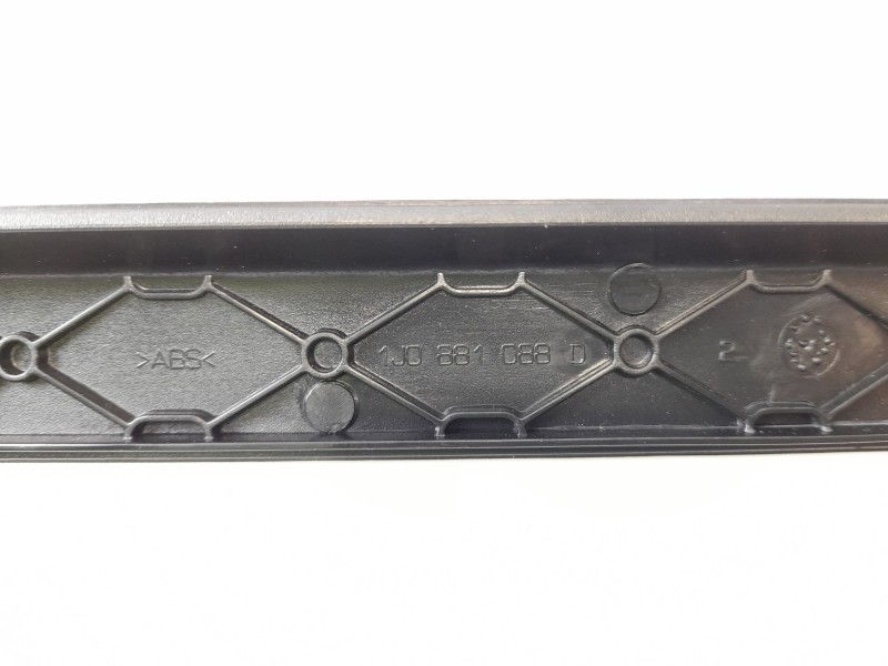 Recambio de moldura para skoda superb (3u4) 2.0 tdi dpf referencia OEM IAM 1J0881088D  