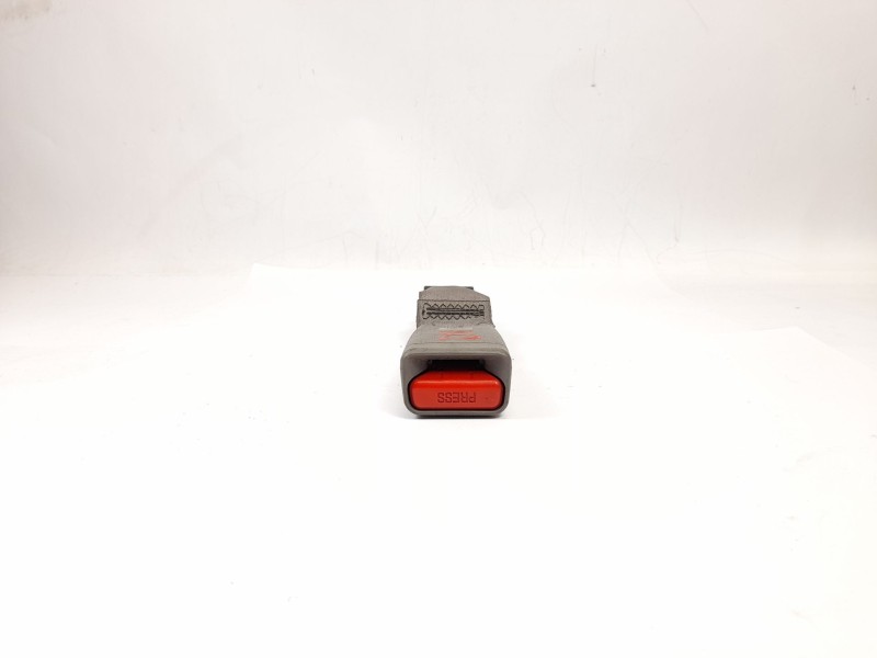 Recambio de enganche cinturon seguridad delantero para renault maxity fg 130.35/45 referencia OEM IAM   