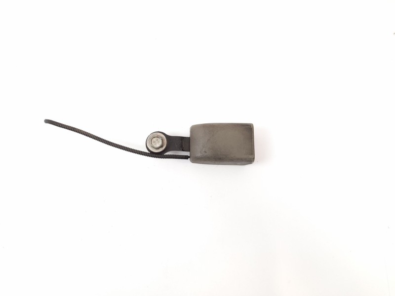Recambio de enganche cinturon seguridad delantero para renault maxity fg 130.35/45 referencia OEM IAM   