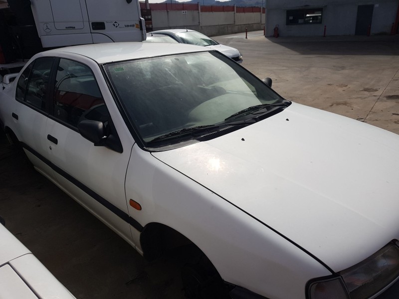 nissan primera hatchback (p10) del año 1995