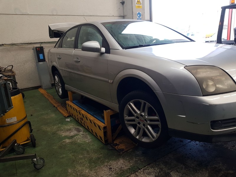 opel vectra c berlina del año 2003