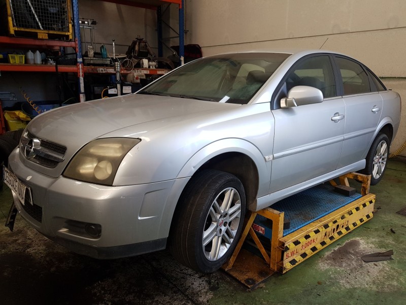 opel vectra c berlina del año 2003
