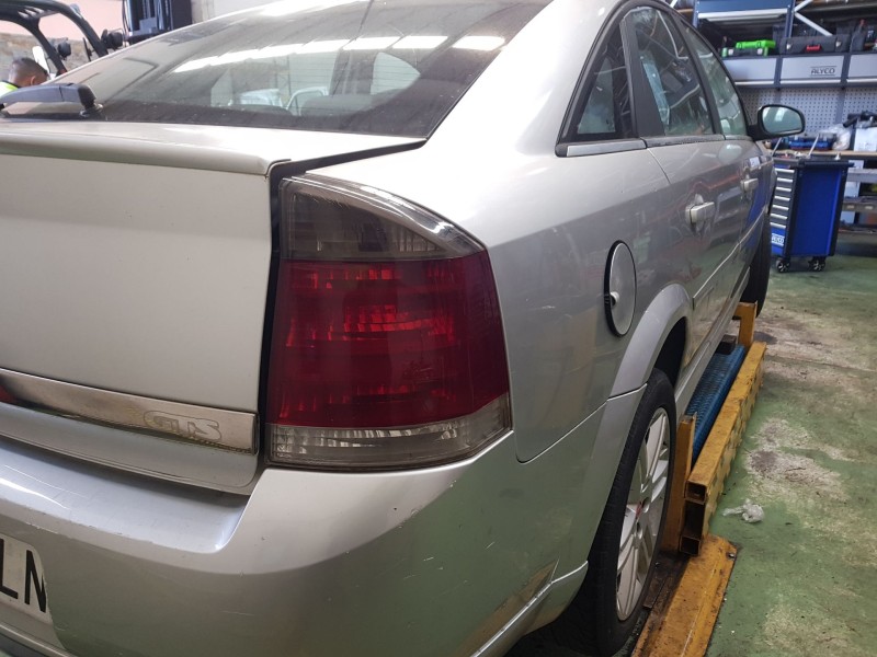 opel vectra c berlina del año 2003