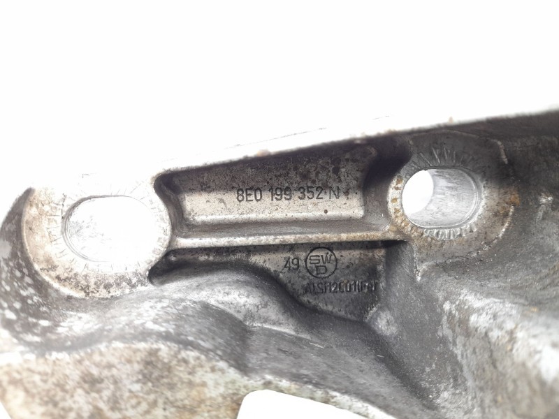 Recambio de soporte motor para skoda superb (3u4) 2.0 tdi dpf referencia OEM IAM 8E0199352N  