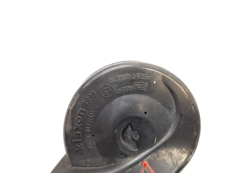 Recambio de claxon para audi a4 avant (b5) 1.9 tdi referencia OEM IAM 0092018  