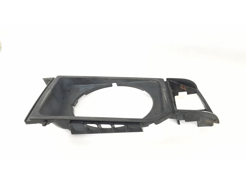 Recambio de soporte faro izquierdo para mitsubishi montero (l040) 2.5 td (l044g, l049g) referencia OEM IAM   