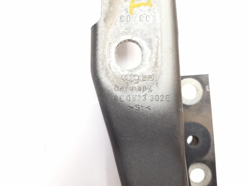 Recambio de bisagra para audi a4 b6 (8e2) 1.9 tdi referencia OEM IAM 8E0823302E  