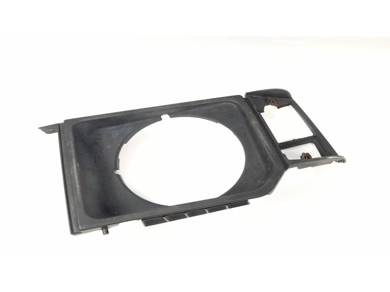 Recambio de soporte faro izquierdo para mitsubishi montero (l040) 2.5 td (l044g, l049g) referencia OEM IAM   