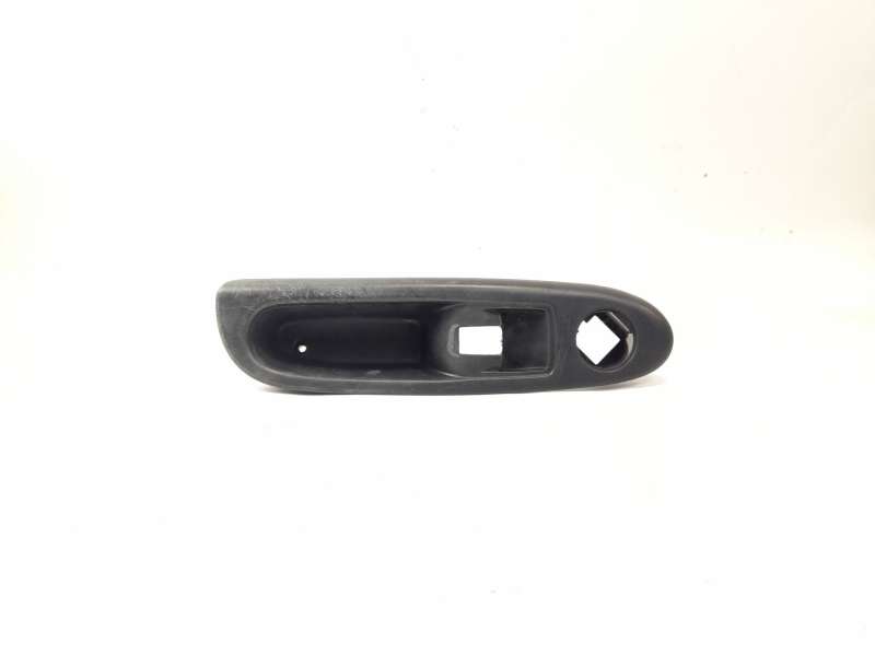 MOLDURA 8200084005 