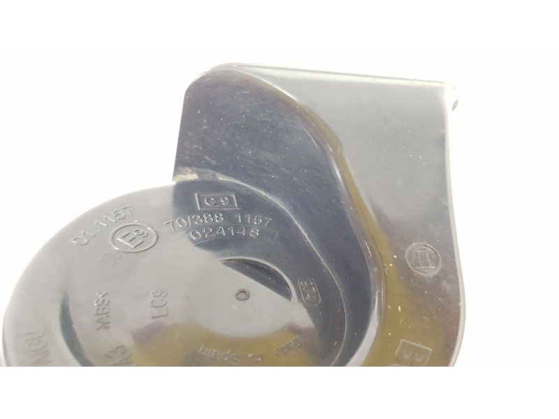 Recambio de claxon para bmw serie 1 berlina (e81/e87) 120d referencia OEM IAM 703881157  