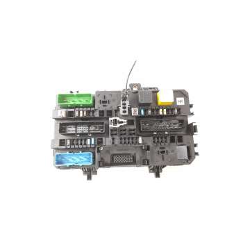 CAJA RELES / FUSIBLES 13206762 