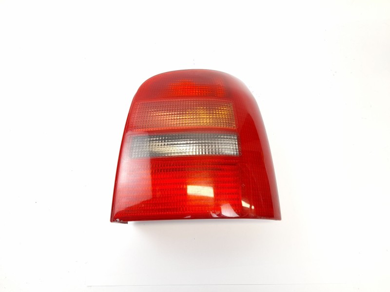 Recambio de piloto trasero derecho para audi a4 avant (b5) 1.9 tdi referencia OEM IAM 8D9945096A  