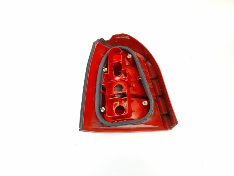 Recambio de piloto trasero derecho para audi a4 avant (b5) 1.9 tdi referencia OEM IAM 8D9945096A  