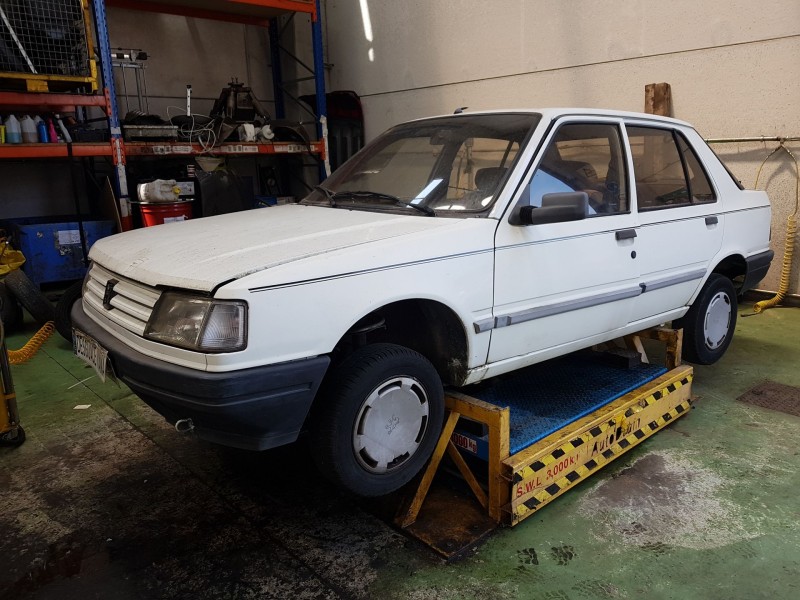 peugeot 309 ii (3c, 3a) del año 1990