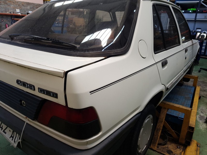 peugeot 309 ii (3c, 3a) del año 1990