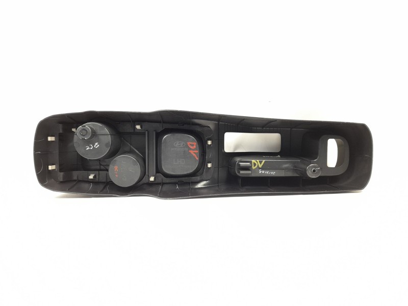Recambio de consola central para hyundai i10 classic referencia OEM IAM 846200X100  846220X100