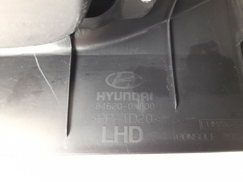 Recambio de consola central para hyundai i10 classic referencia OEM IAM 846200X100  846220X100