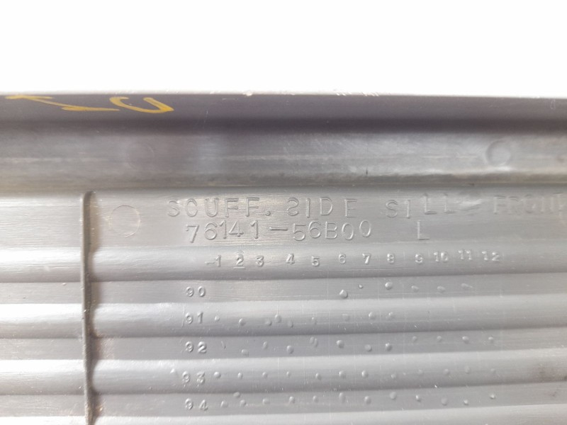 Recambio de moldura para suzuki vitara td referencia OEM IAM 7614156B00  