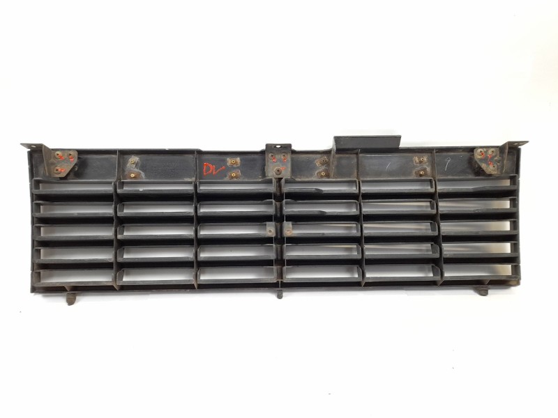 Recambio de rejilla delantera para mitsubishi montero (l040) 2.5 td 4x4 referencia OEM IAM MB38352730  