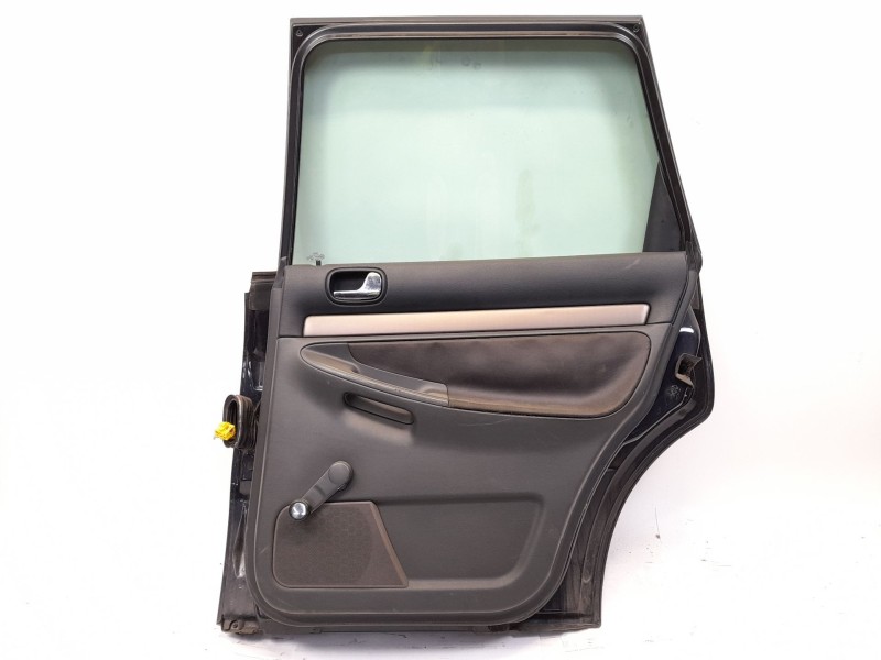 Recambio de puerta trasera derecha para audi a4 avant (b5) 2.5 tdi referencia OEM IAM   