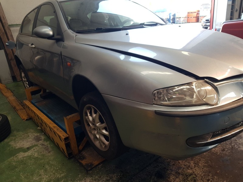 alfa romeo 147 (937_) 1.6 16v t.spark (937.axa1a, del año 2001