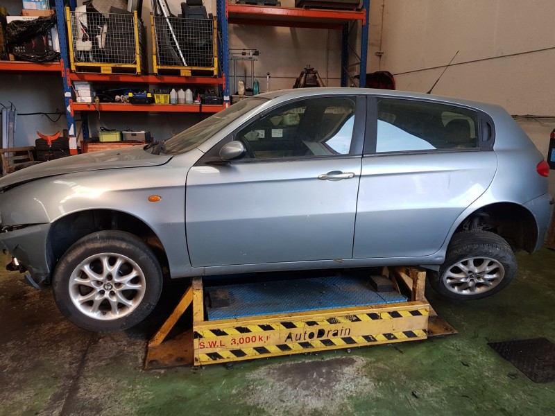 alfa romeo 147 (937_) 1.6 16v t.spark (937.axa1a, del año 2001