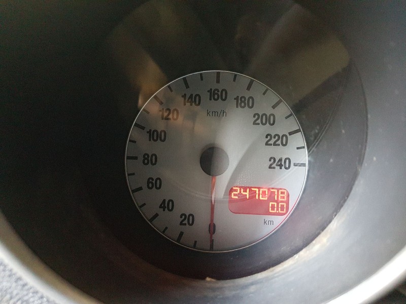 alfa romeo 147 (937_) 1.6 16v t.spark (937.axa1a, del año 2001