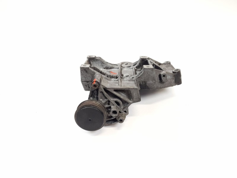 Recambio de soporte alternador para audi a4 avant (b5) 1.9 tdi referencia OEM IAM 028260885A  