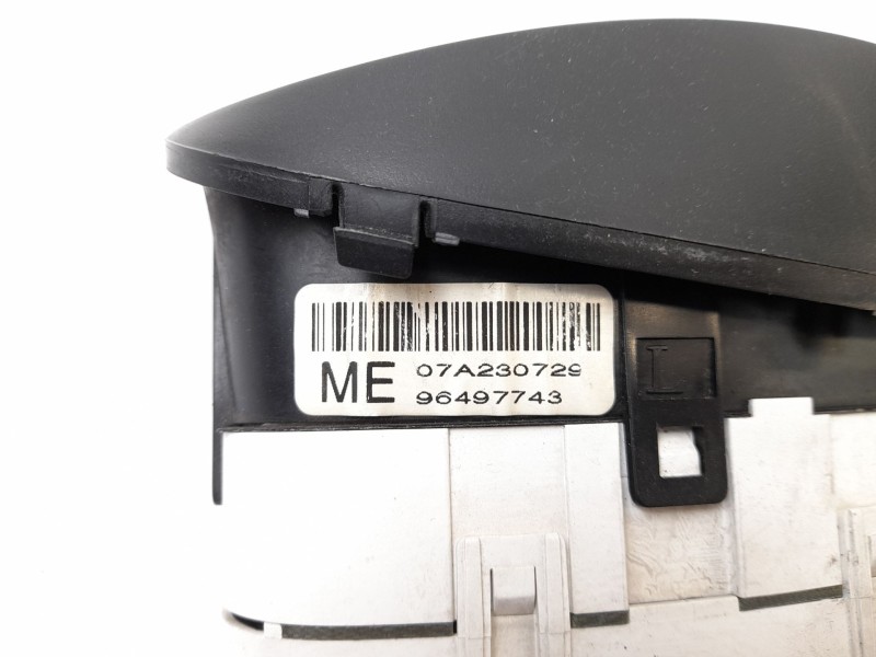 Recambio de pantalla multifuncion para chevrolet matiz 1.0 cat referencia OEM IAM 96497743  
