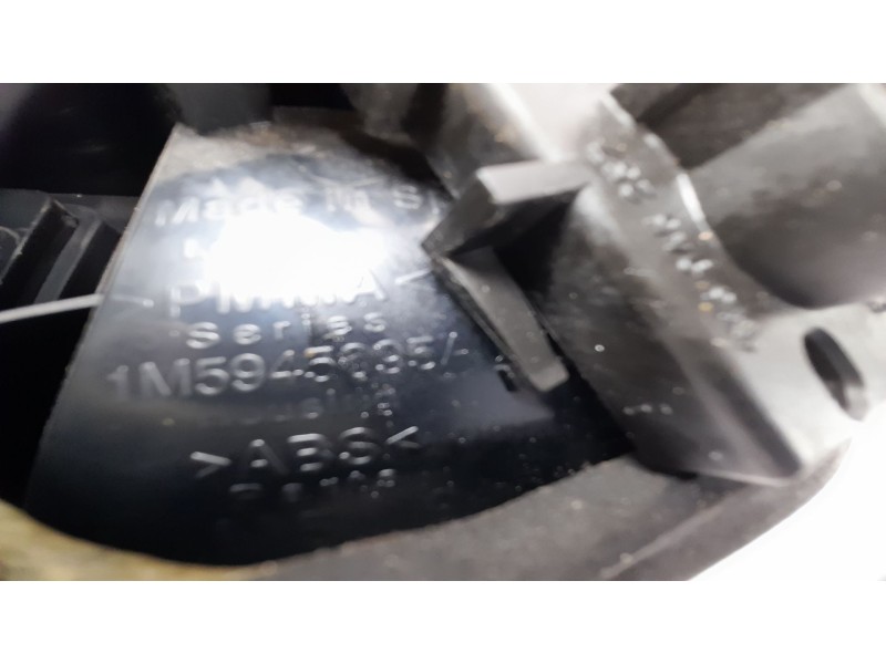 Recambio de piloto trasero izquierdo para seat toledo (1m2) 2.3 v5 referencia OEM IAM 1M5945095B  